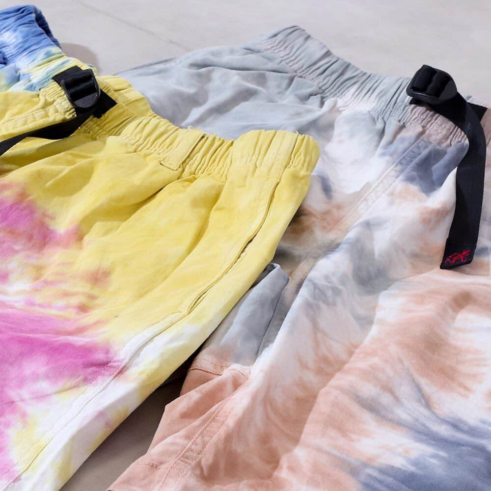 JOURNAL STANDARDさんのインスタグラム写真 - (JOURNAL STANDARDInstagram)「『GRAMICCI』シェルパッカブルショーツ & タイダイG-SHORTS﻿ ﻿ 本格的な夏を迎える前に抑えたい！﻿ ﻿ 今季のムードを捉えたタイダイ柄ショーツと街中やランニングまで様々なシーンで活用してくれるシェルパッカブルショーツがベイクルーズストアにて発売中！﻿ ﻿ ■シェルパッカブルショーツ ﻿ ¥7,800+TAX　NO.20030610007810﻿ ■タイダイG-SHORTS ﻿ ¥8,800+TAX　NO.20030610007710﻿ ﻿ ---------------------------------------------﻿ ﻿ ＜Information＞﻿ 只今ベイクルーズストアでは5/20(水)23:59まで『STAY HOME CAMPAIGN』実施中！いまなら返品送料無料+Wポイント！是非、この機会にベイクルーズストアをご利用ください。詳しくはプロフィールURLをCHECK!!﻿ ﻿ ---------------------------------------------﻿ ﻿ @gramicci_jp﻿ @yuto_tamaki﻿ @baycrews﻿ ﻿ #ジャーナルスタンダード﻿ #ベイクルーズ﻿ #グラミチ﻿ #ショーツ ﻿ #ファッション﻿ #journalstandard﻿ #baycrews﻿ #gramicci ﻿ #shorts﻿ #fashion﻿ #20ss﻿ #mens」5月13日 18時30分 - journalstandard.jp