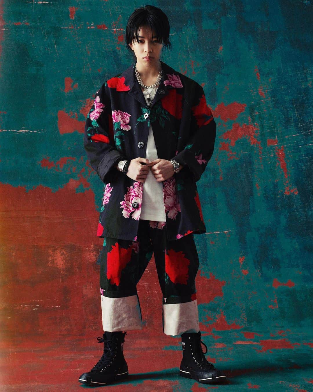 山本耀司さんのインスタグラム写真 - (山本耀司Instagram)「Yohji Yamamoto REPLICA Spring/Summer 1996 capsule collection.  Available at the Yohji Yamamoto Aoyama flagship store in Tokyo on May 30.  Model @yoshi.226  #YohjiYamamoto  #YohjiYamamotopourHomme #Menswear #SS96 #REPLICA」5月13日 18時35分 - yohjiyamamotoofficial
