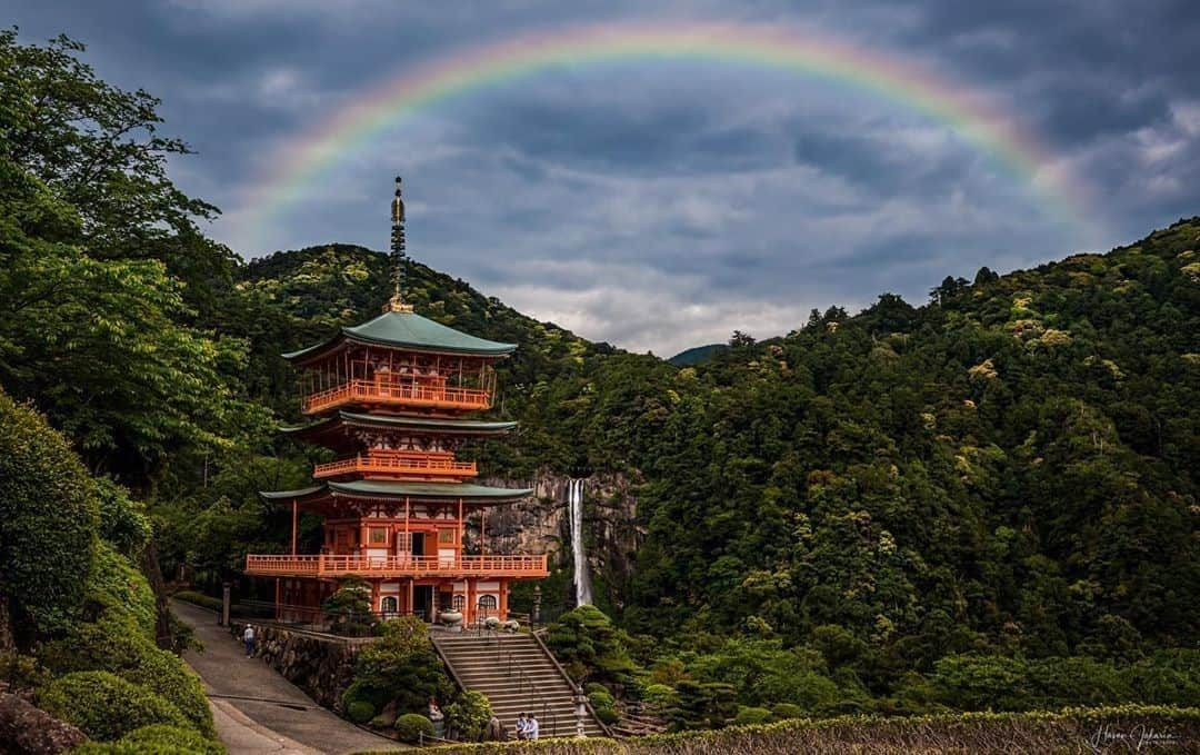 Visit Wakayamaさんのインスタグラム写真 - (Visit WakayamaInstagram)「.⠀ A magical moment at #Nachi Falls makes us reflect on all the small, beautiful moments in our daily lives. What little magical moments are happening around you today? ⠀ #wakayamavisitsyou #stayhome #staysafe #staypositive⠀ 📸: @hasan_photography」5月13日 19時00分 - visitwakayama