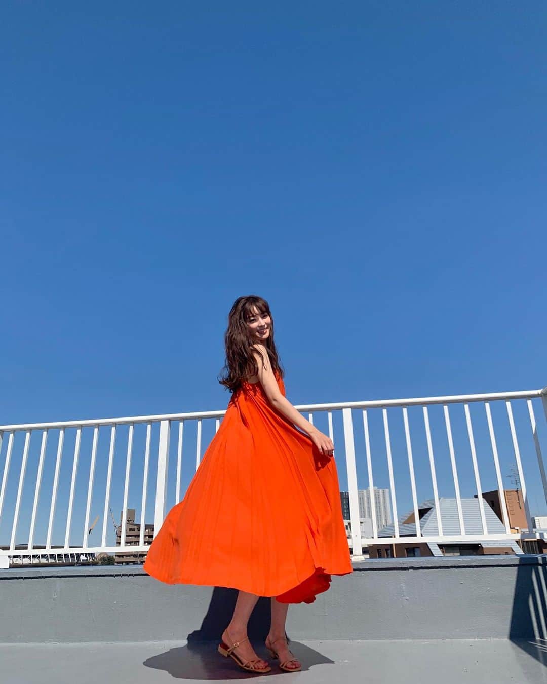宮本茉由さんのインスタグラム写真 - (宮本茉由Instagram)「BAILA 6.7月号発売中です🌈天気が良くて気持ち良かったなぁ。。 遠藤先生に素敵に撮ってもらった、オフショット😽笑　 #baila」5月13日 19時09分 - mayu_miyamoto_official