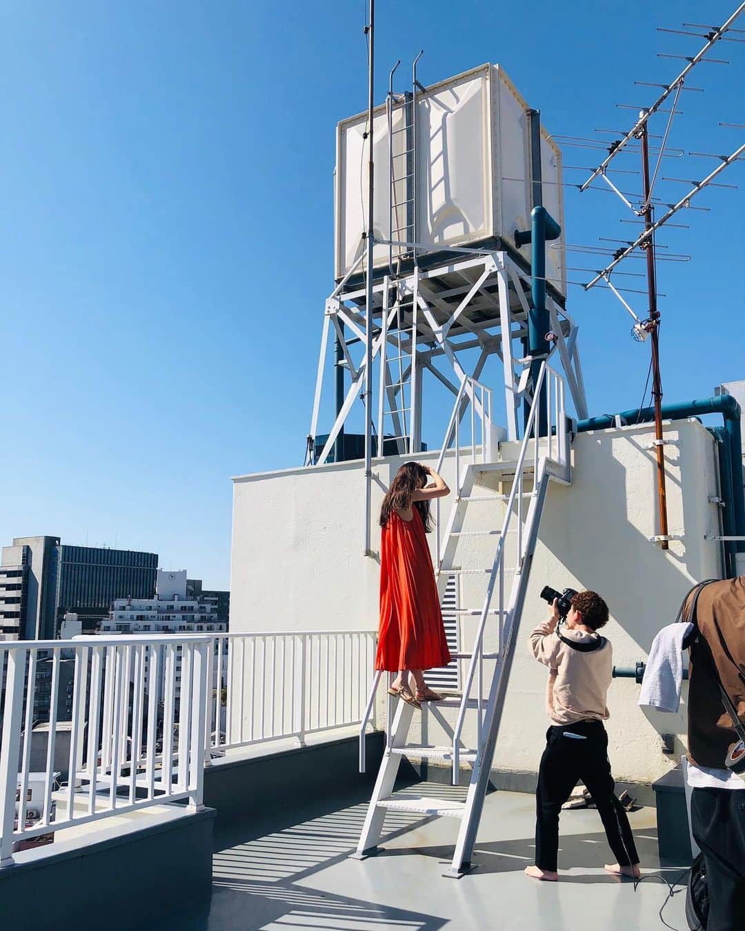 宮本茉由さんのインスタグラム写真 - (宮本茉由Instagram)「BAILA 6.7月号発売中です🌈天気が良くて気持ち良かったなぁ。。 遠藤先生に素敵に撮ってもらった、オフショット😽笑　 #baila」5月13日 19時09分 - mayu_miyamoto_official