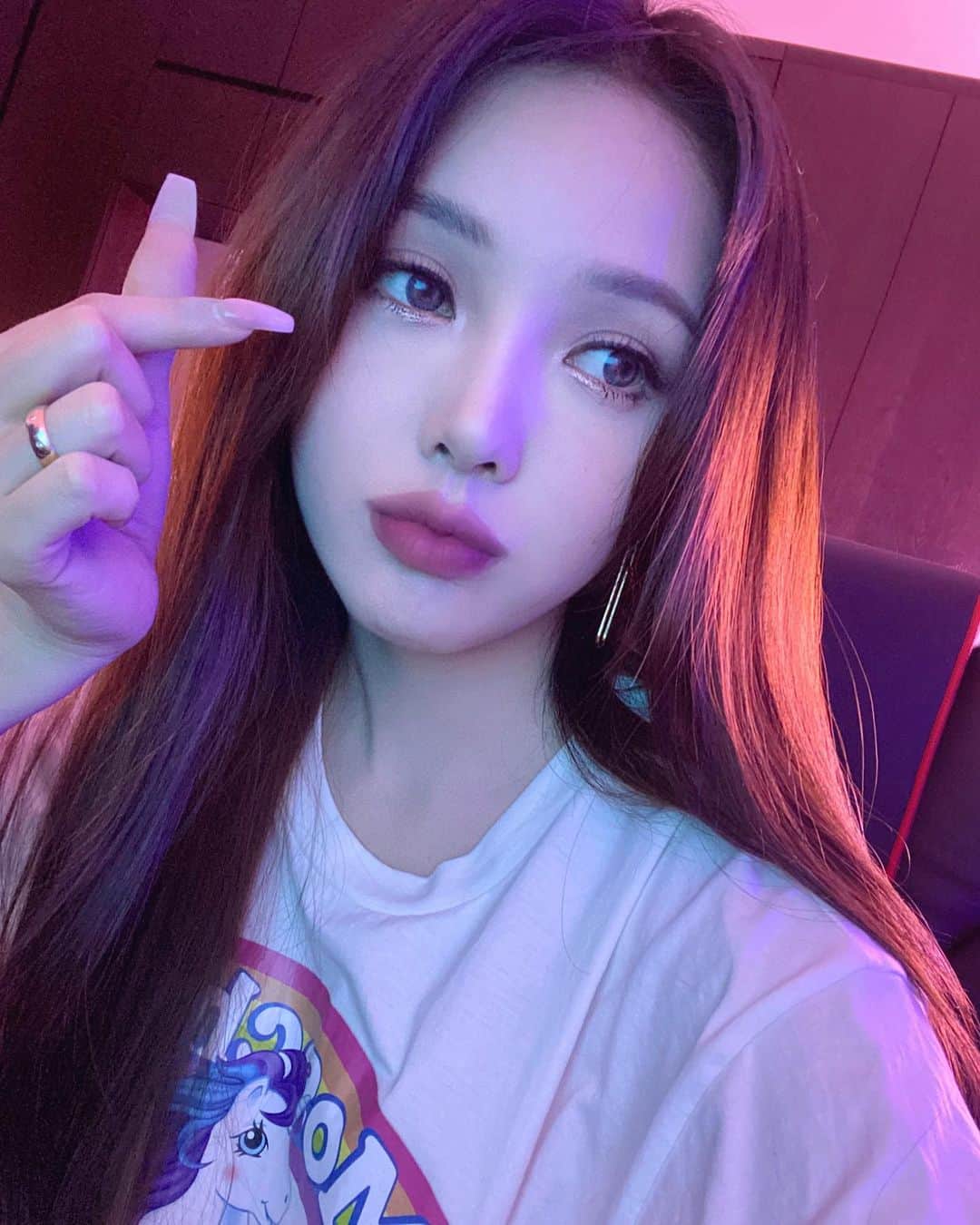 ポニーのインスタグラム：「(◍•̅ ȷ̫ •̅◍)」