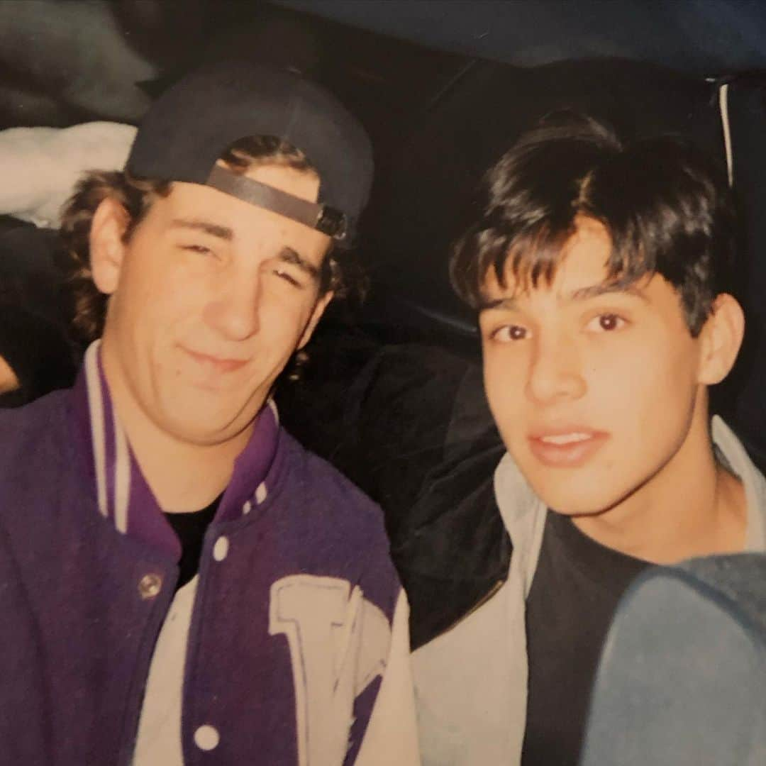 ヤニ・ゲルマンさんのインスタグラム写真 - (ヤニ・ゲルマンInstagram)「This guy. Been doing the DeNiro face since before it was a thing. Won Best Drama Major in high school & has been winning it every year since. Doesn’t always text back *right away* but is always there. Happy Birthday @mraaronabrams you are a bigger inspiration to me & so many of us than you will ever know. Can’t wait to see what comes out of your brain next xo」5月13日 10時45分 - yanigellman