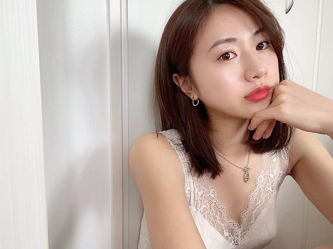 のインスタグラム：「おはよう☺︎ 珍しく女性らしいレースのトップス❤︎ #gm」