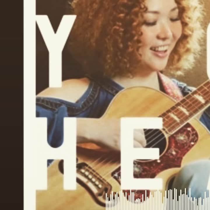 のインスタグラム：「5/16 新曲「KEEP YOUR HEAD UP feat. 笠原瑠斗」の配信が決定しました。 （Spotify、Apple Music、iTunes、Google Play等、各種プラットフォームにて配信）  この曲は友人ミュージシャン達が所属するorigami PRODUCTIONSが立ち上げたプロジェクト#origamiHomeSessions （ライブ収益が当面見込めないアーティストに楽曲を無償提供するプロジェクト）から提供していただいた @mabanuainsta くんのトラックを元に制作。公演延期となったツアーで対バン予定だった笠原瑠斗くん、今回歌詞を書いてくれたSAKIちゃんと遠隔でキャッチボールしながら宅録にてレコーディングを行ない、ミックスは速水直樹さん @naokihayami  にやっていただきました。ジャケ写は去年neoneraで @ototophoto に撮ってもらった写真を使用し、青森の @subloww 君にデザインしてもらっています。  瑠斗くんとSAKIちゃんとの会話から、配信の売上は今回のコラボのきっかけになった苫小牧Club Rootsと、インディアーティストの北海道ツアーを常にフルサポートしてくれているMorrowへ全額寄付する事になりました。願いを込めるように、言葉と声が重なりゴスペル的なコーラスになっています。ぜひ、聴いてみてください！ bioのリンクツリーから飛べます🕊✨」