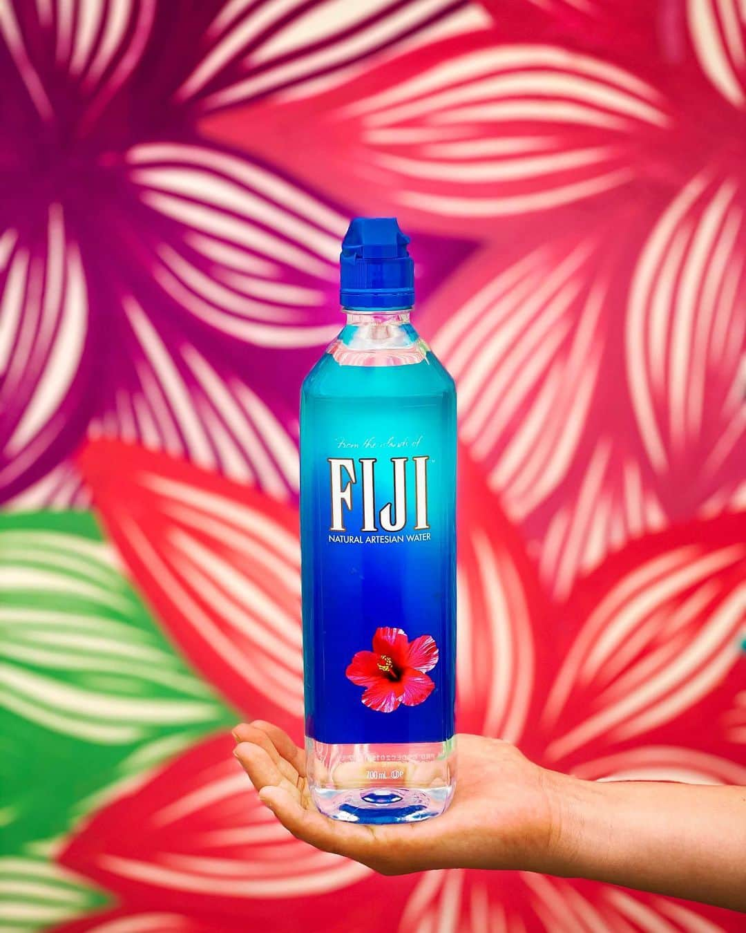 FIJIWaterJapanさんのインスタグラム写真 - (FIJIWaterJapanInstagram)「新しいフィジーウォータースポーツキャップ 700mlで水分チャージ✨ .  #fijiwater #フィジーウォーター #スポーツキャップ #ミネラルウォーター #水分補給 #lifewithfijiwater #earthsfinest #water」5月13日 14時03分 - icelandicglacialjp