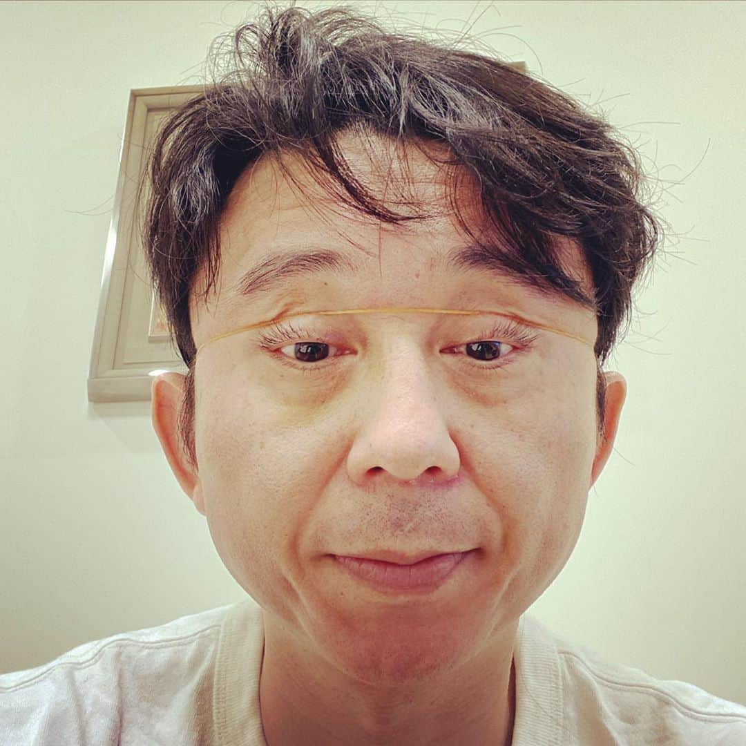 有吉弘行さんのインスタグラム写真 - (有吉弘行Instagram)「初めてアイプチしてみましたー 目がパッチリしてイイかも！」5月13日 14時11分 - ariyoshihiroiki