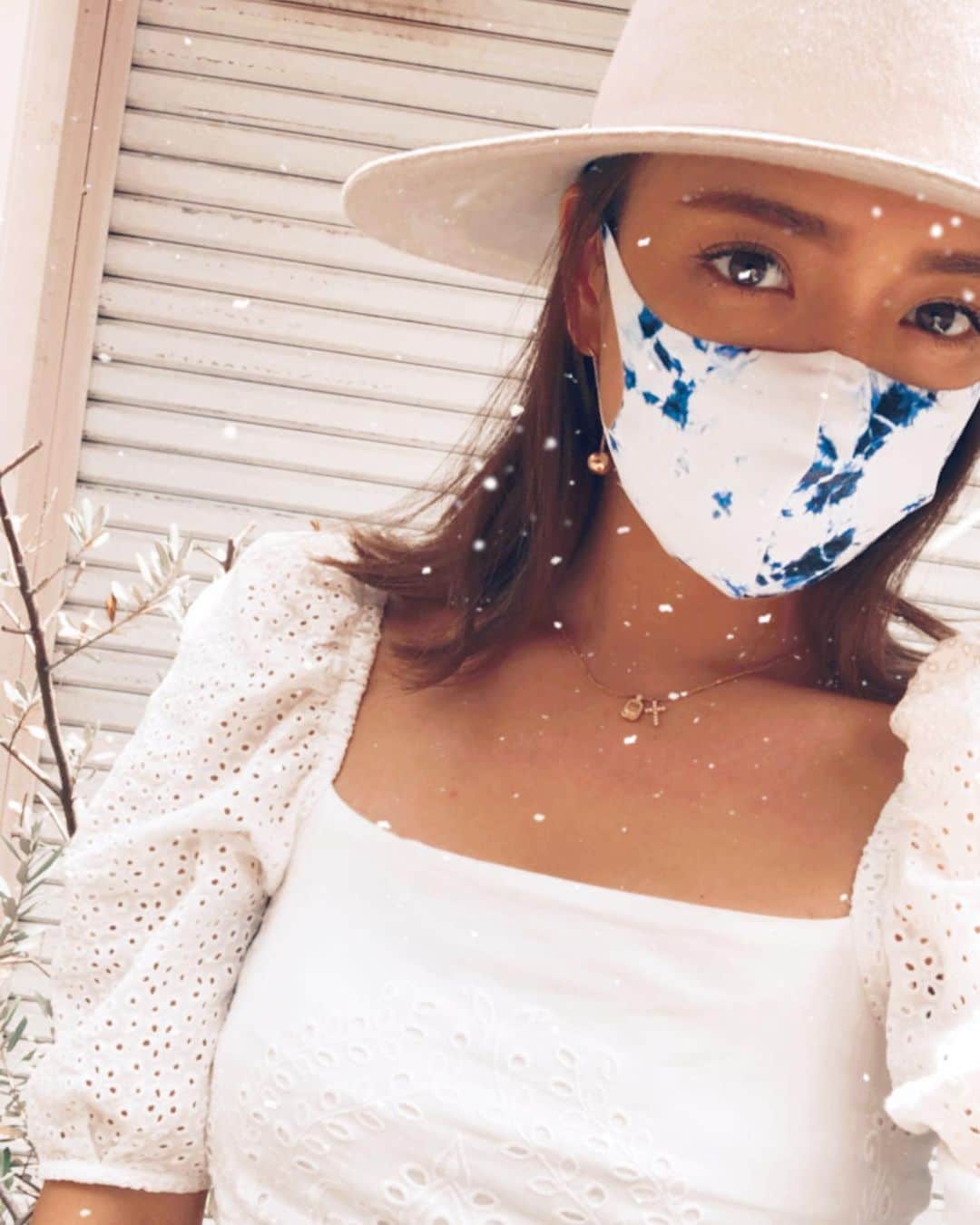 谷口紗耶香のインスタグラム：「以前、ブランドのカタログmodelをさせて頂いた　@peakpine_official  から 出てる水着素材のUVマスク🤍🤍🤍 ・ 蒸れないし、耳痛くないし、 可愛いし最高😍 子供達も喜んで着けるよぉ🤘🏽」