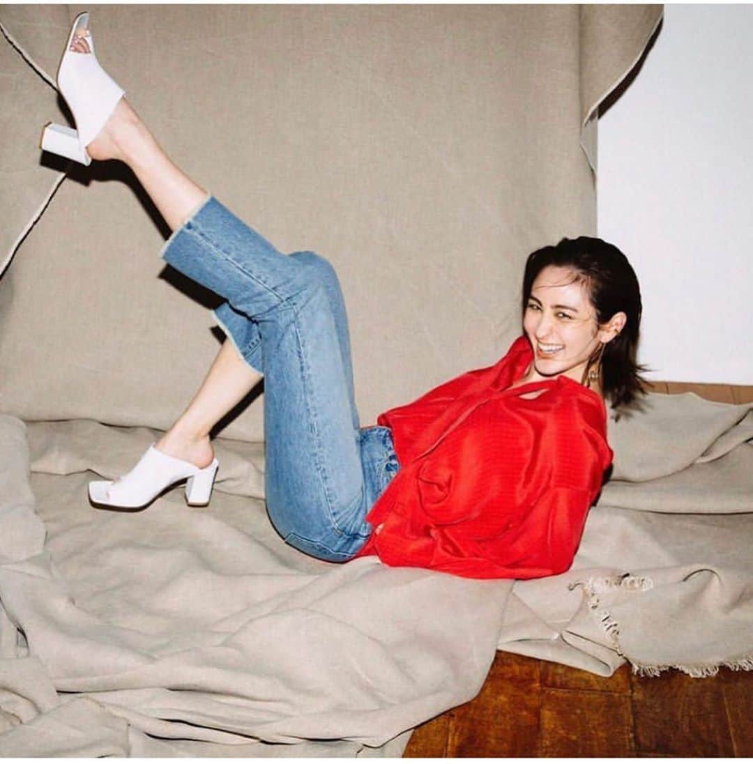 のインスタグラム：「Ready to kick this to the curb. Hope you are all safe and healthy ❤️」