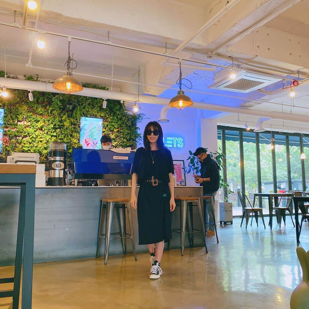 カン・イェウォンのインスタグラム：「🤗😎」