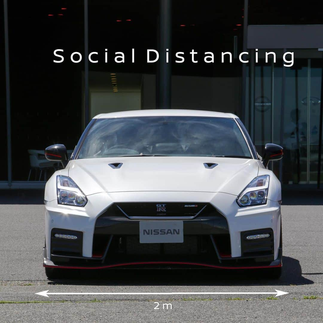 日産自動車さんのインスタグラム写真 - (日産自動車Instagram)「#NissanGTR の全幅は1.895メートル。  #ソーシャルディスタンス #SocialDistancing #日産 #nissan #ニッサン #nissanjapan #🚗 #5523」5月13日 17時17分 - nissanjapan