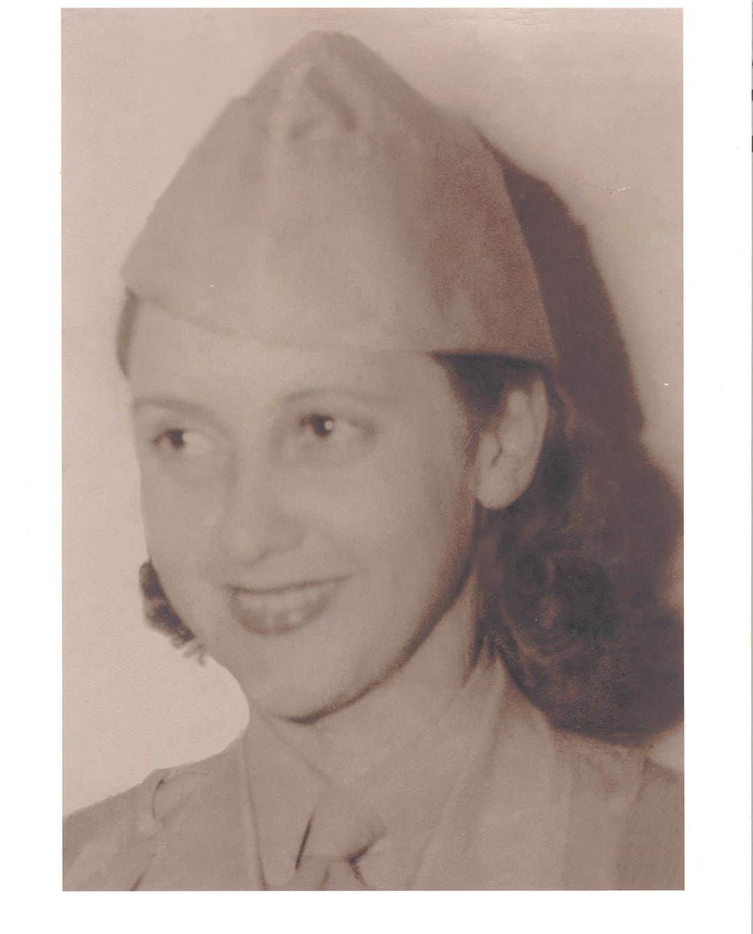 CIAさんのインスタグラム写真 - (CIAInstagram)「Elizabeth “Betty” McIntosh has a story to tell. Several lifetimes’ worth, in fact. . . . She was one of the few women who worked overseas for the Office of Strategic Services (OSS) during World War II. Using her background as a journalist, she created false news reports, postcards, documents, and radio messages designed to spread disinformation to undermine Japanese troop morale. She then went on to work for the CIA until her retirement in 1973. As the author of several books, Betty has seen to it that the women of the OSS and their daring adventures will never be forgotten. . . . #WomeninIntel #WCW」5月14日 4時42分 - cia
