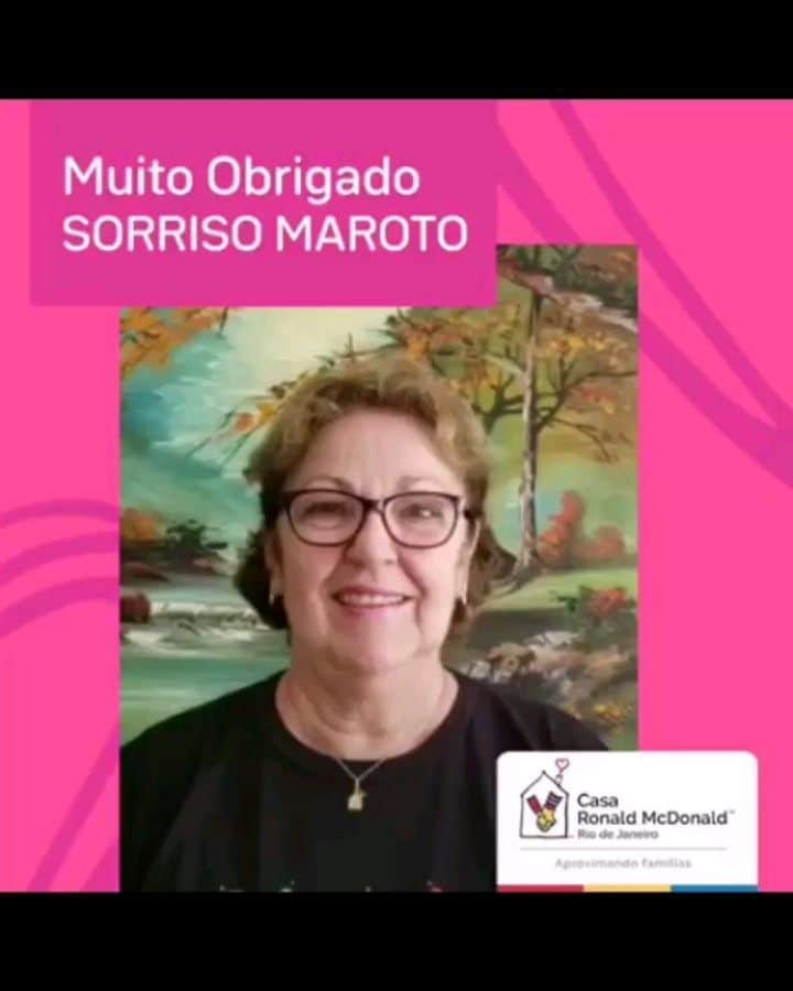 Sorriso Marotoのインスタグラム：「E nessa semana tivemos outras boas notícias! 😍 Através da nossa live #SorrisoAMAasAntigas, vocês fizeram mais uma grande quantidade de pessoas felizes. A @casaronaldrj também recebeu cestas básicas e o carinho de vocês e da nossa equipe. E não diferente, em Juiz de Fora a colaboração de vocês também fez a diferença. Obrigado a todos os colaboradores e equipe @fanatica_art. Valeu a turma do @grupoalquimia de Juiz de Fora pela força. Vocês são gigantes!!! 👊🏽💪🏽🙏🏼❤️」