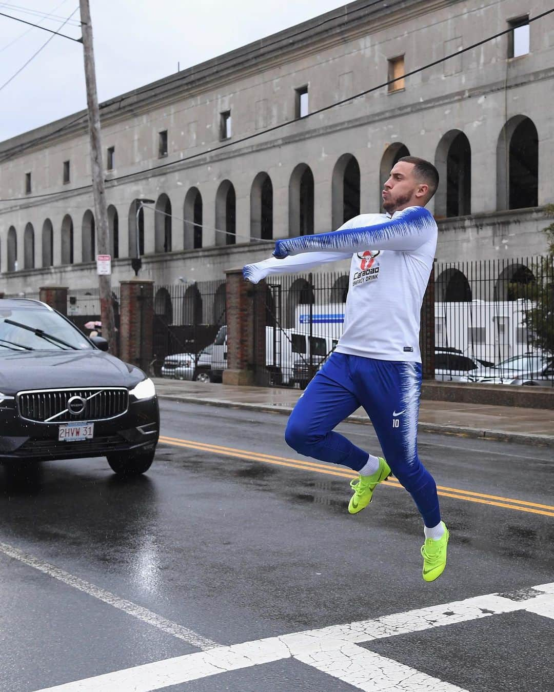 チェルシーFCさんのインスタグラム写真 - (チェルシーFCInstagram)「Hazard in the road! ⚠️ #OnThisDay: 2019 #CFC #Chelsea」5月14日 3時21分 - chelseafc