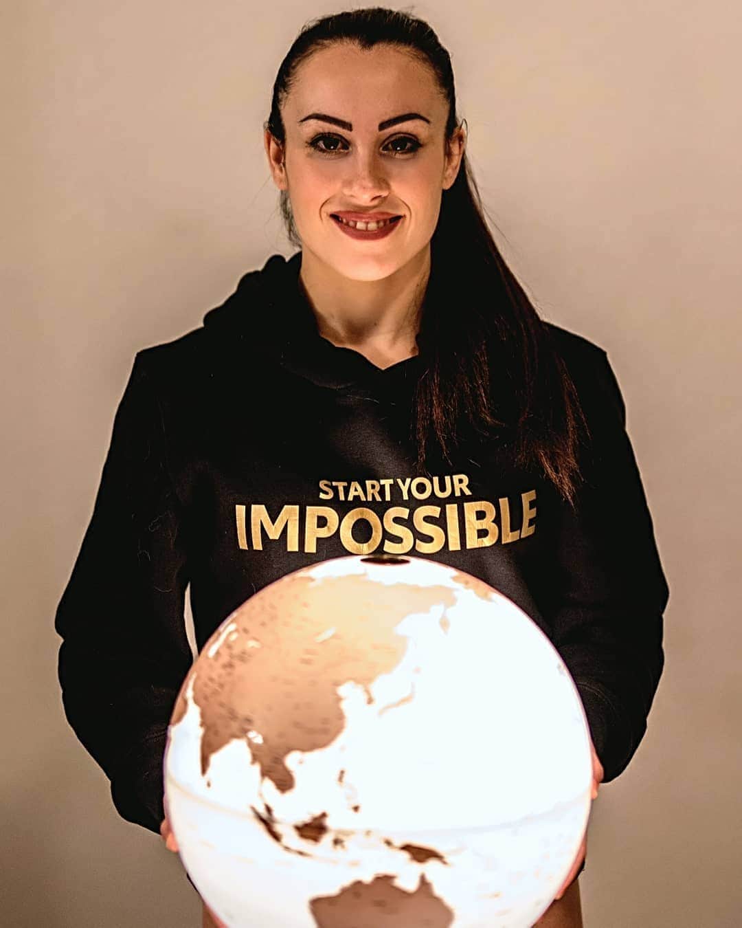 バネッサ・フェラーリのインスタグラム：「Se sei bravo a sognare puoi fare avverare qualsiasi cosa❣️ 𝗦𝘁𝗮𝗿𝘁 𝗬𝗼𝘂𝗿 𝗜𝗺𝗽𝗼𝘀𝘀𝗶𝗯𝗹𝗲 🌏 #ripartiremoinsieme  #vanessaferrari #adv #StartYourImpossible  #ToyotaTeam #gymnastics」