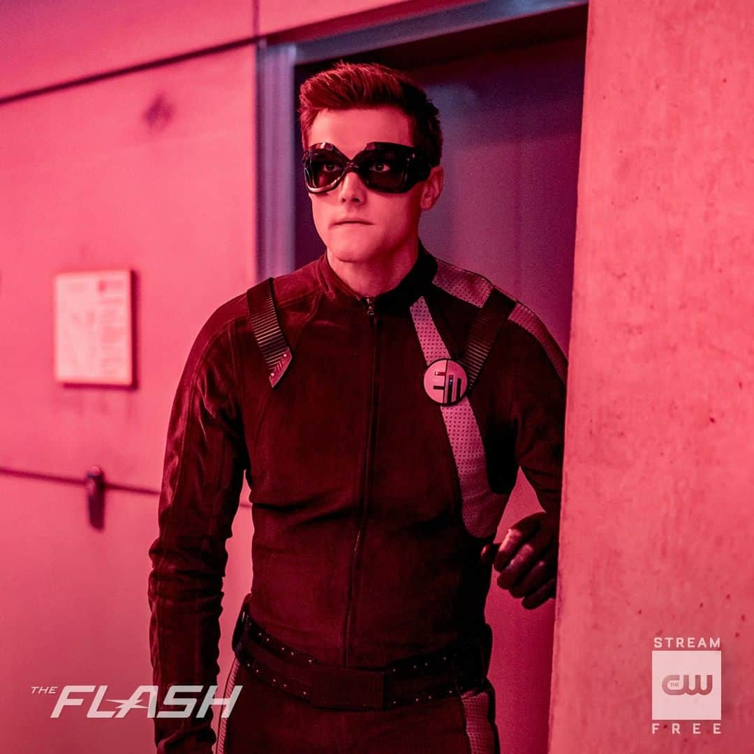 The Flashさんのインスタグラム写真 - (The FlashInstagram)「He needs to bid Barry a little more time. Stream a new episode now free only on The CW, link in bio. #TheFlash」5月14日 4時00分 - cwtheflash