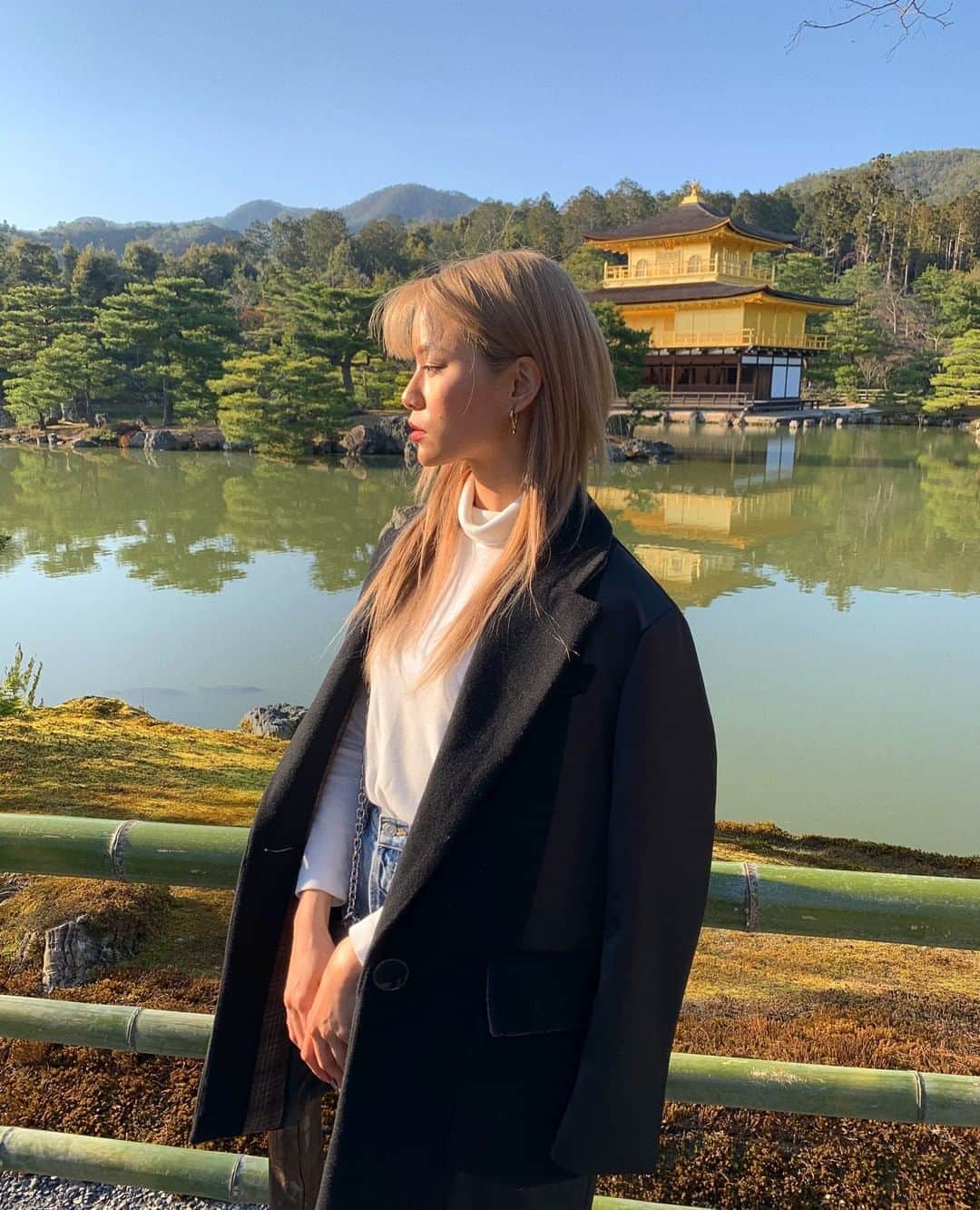 Yukiさんのインスタグラム写真 - (YukiInstagram)「Ok, you're gonna hear me cry about missing Japan once in a while (and you can't blame me). Here's a snap of a historical landmark called Kinkakuji. ⁠ ⁠ Kinkakuji (金閣寺, Golden Pavilion) is a Zen temple in northern Kyoto whose top two floors are completely covered in gold. ⁠ ⁠ Quick update: I am currently editing my vlog for Japan. Yes, I know it's late but it makes me sad when I watch and go through the videos. It's a borderline depressing so give your girl a break. 😅⁠ ⁠ #kinkakuji #kinkakujitemple #金閣寺⁠ ⁠」5月14日 4時01分 - yukibomb