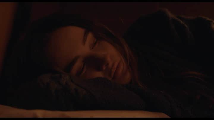 サブリナ・カーペンターのインスタグラム：「here is the trailer for The Short History of the Long Road🌻🚌this film is very special to me and I’m so excited for you all to see it on digital starting June 16th. #shorthistorylongroad」