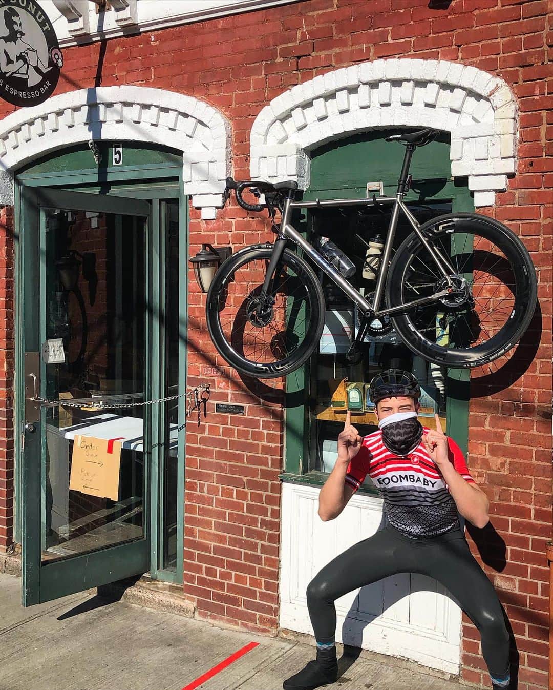 フランシスコ･ラチョースキーのインスタグラム：「Birthday ride 100km babe!!! Thanks @rickydollas for the painful gift! 🚲」