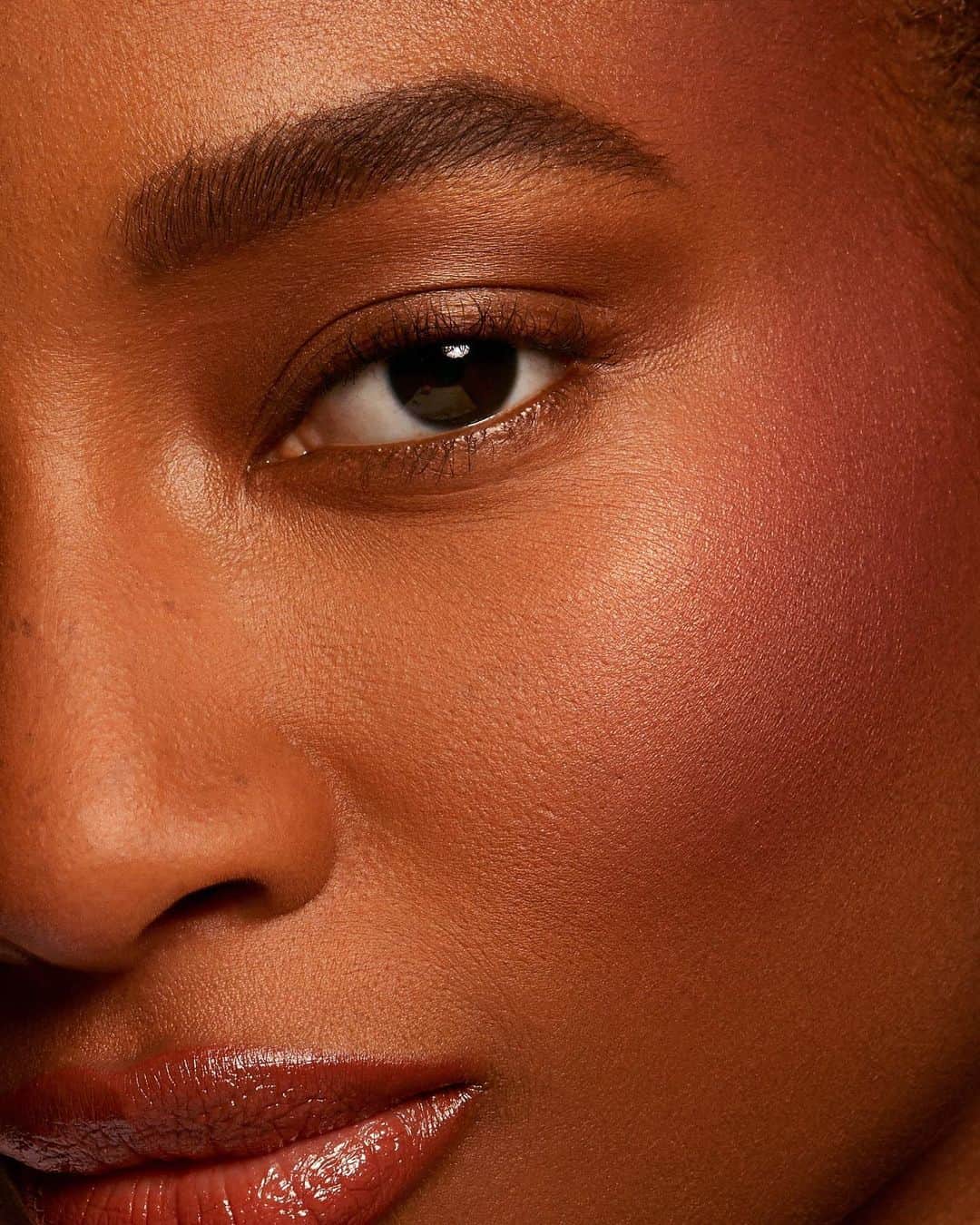 NARSさんのインスタグラム写真 - (NARSInstagram)「You asked, we answered. Swipe to see Orgasm X Blush on four skin tones. US followers: tap the product and scroll down to "Try It On." #XAPPEAL」5月14日 4時27分 - narsissist