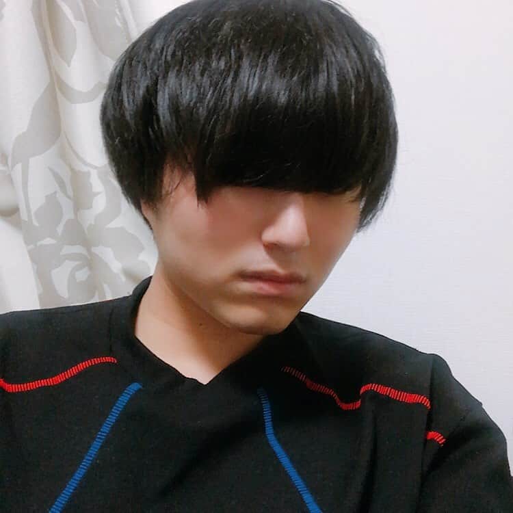竹中雄大さんのインスタグラム写真 - (竹中雄大Instagram)「髪切りたい...💇‍♂️✂️」5月13日 20時03分 - yudai_vo