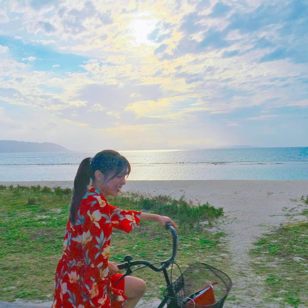 小嶋菜月さんのインスタグラム写真 - (小嶋菜月Instagram)「海辺をサイクリング〜🚲 . . #沖縄 #海 #海辺 #サイクリング #最高 #過去pic」5月13日 20時20分 - kojimanatsuki_offical