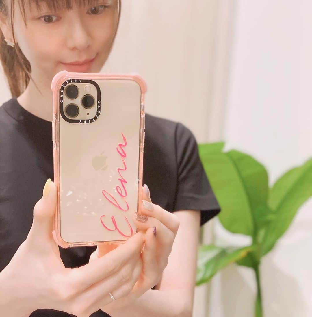 のインスタグラム：「My new phone case from @casetify_jp ✨  色んなオーダーができるんだけど、シンプルに名前だけをいれてもらったよー😉💕 #casetiey #thankyou #えれな」