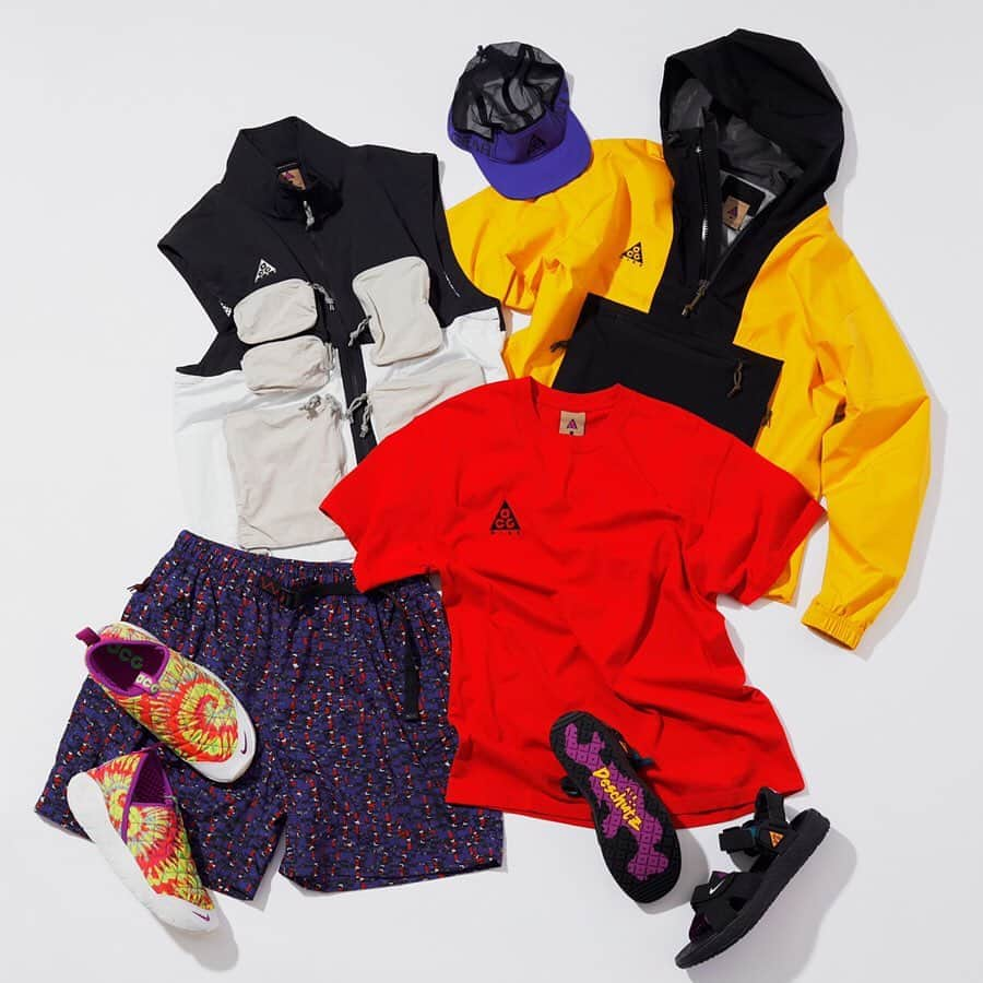 ビームスさんのインスタグラム写真 - (ビームスInstagram)「NIKE ACG 2020 Summer Collection ! 5/14 Thu. 18:00 Release BEAMS Online Shop !  クロストレーニングサンダルのパイオニア、『AIR DESCHUTZ』が待望の復刻。 タイダイ柄の『AIR MOC 3.0』と、ブラックを基調にターコイズやオレンジ、パープルが差し色となった『AIR DESCHUTZ』は、BEAMSとNIKEのみで取り扱う限定カラーです。  詳しくはHPをチェック！ https://www.beams.co.jp/news/1981/  @beams_mens_casual  @nikesportswear  #nike #acg #nikesportswear #beams #nikeacg  #allconditionsgear #AIR_DESCHUTZ」5月13日 20時33分 - beams_official