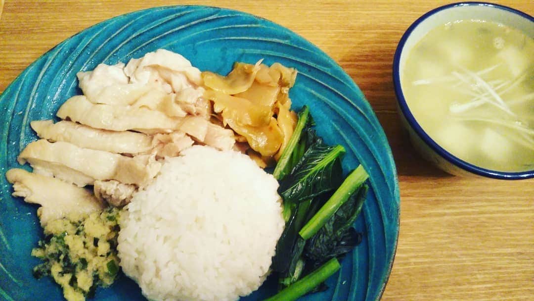 伊藤修子さんのインスタグラム写真 - (伊藤修子Instagram)「昼も同じ皿でしたが夜は茹で鶏です。」5月13日 21時05分 - itoshuko