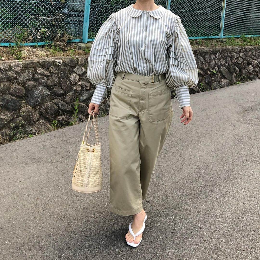 chikako0824のインスタグラム：「久しぶりにちゃんと服着た感じです。春を感じずに夏がやってくる！  #drawer  #vintage  #zara  #saintlaurent  #code  #ドゥロワー #ザラ #サンローラン」