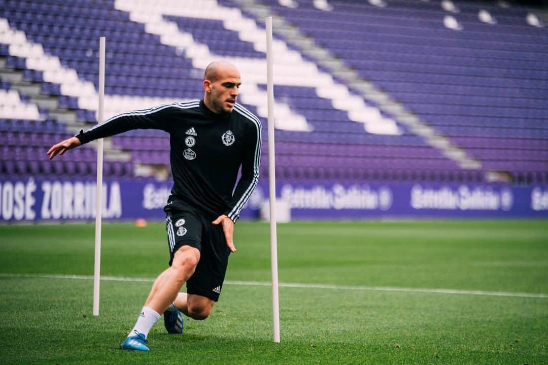 サンドロ・ラミレスのインスタグラム：「Seguimos, esto aún no ha acabado💪🏼⚽️#realvalladolid #laliga 🎯」