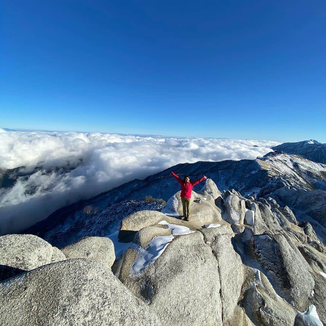 佐藤美樹さんのインスタグラム写真 - (佐藤美樹Instagram)「去年登った燕岳🗻早く山や海に行きたいなぁ。皆さんは世の中が落ち着いたら、何処にお出かけしたいですか？ ━…‥・‥…━…‥・‥…━…‥・‥ #お出かけしたい  #でも今は我慢  #ステイホーム  #早くコロナが終息しますように  #おうち時間  #思い出ぽろぽろ  #ついつい  #過去の写真  #山ガール  #登山  #自然が好き  #自然  #長野  #燕岳  #佐藤美樹」5月13日 21時32分 - satomiki0224