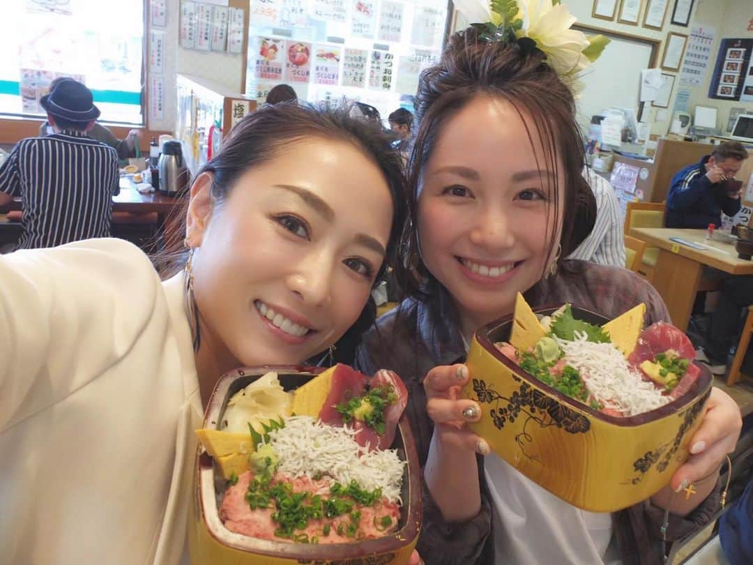 杏さゆりさんのインスタグラム写真 - (杏さゆりInstagram)「楽しかったなぁ🥺🥺🥺💕💕💕 . 引き続き1年前の思い出❤️ てらちゃんにサプライズバースデー企画ネモフィラ畑バスツアー😆 . #ネモフィラ　#ひたち海浜公園 #ひたちなか海浜公園  #サプライズ #サプライズバースデー #するのもされるのも好き  #寺田有希 #杏さゆり　#SayuriAnzu」5月13日 22時01分 - anzu_sayuri_official