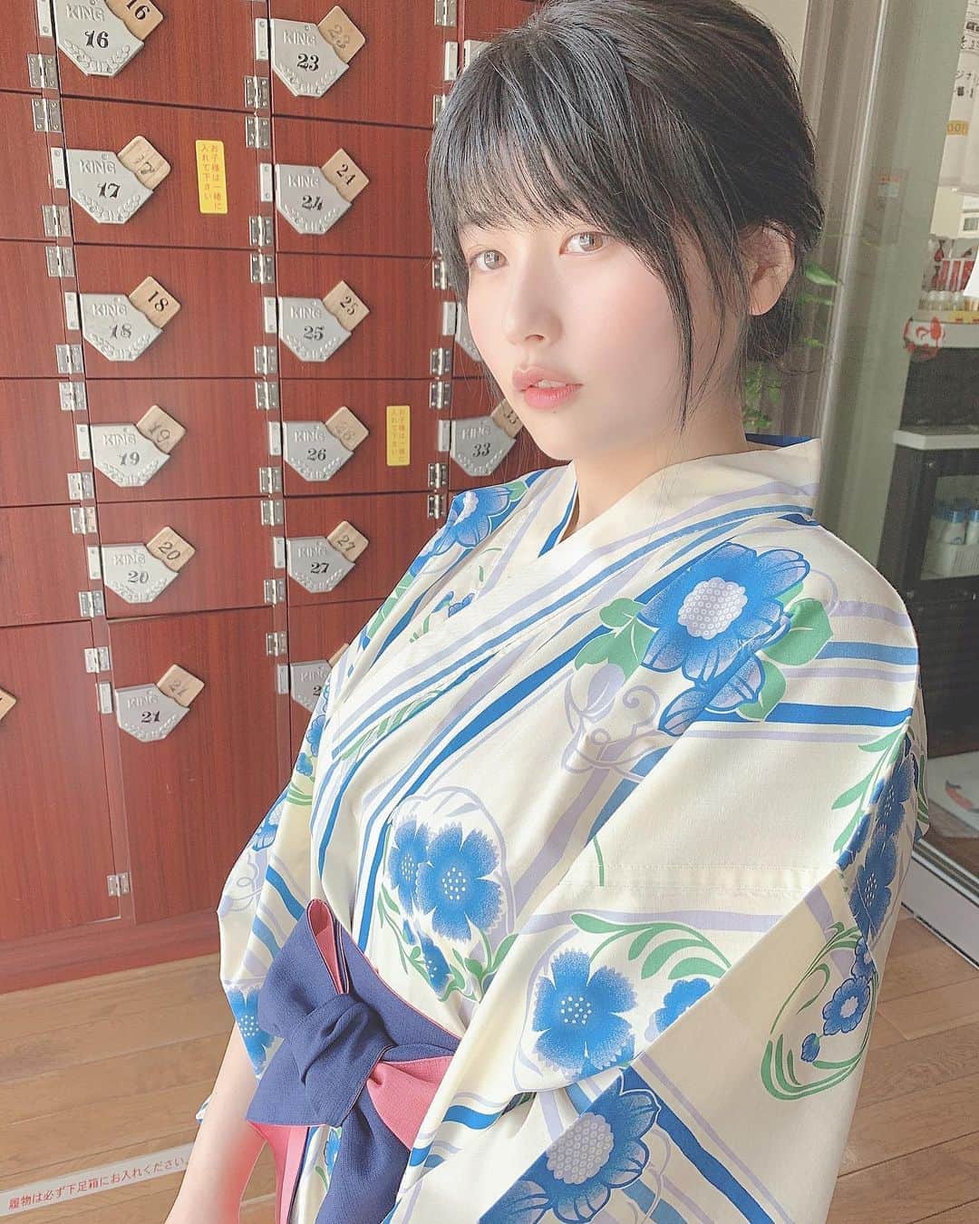 ちとせよしのさんのインスタグラム写真 - (ちとせよしのInstagram)「こちらもヤングガンガンオフショット♡ 浴衣好きだなぁ︎︎︎︎☺︎ 最近夏が近付いてきてるのを感じるね〜🌞 ･ ･ ･ #portrait #selfie #yukata #ポートレート #セルフィー #浴衣」5月13日 22時16分 - chitose_yoshino