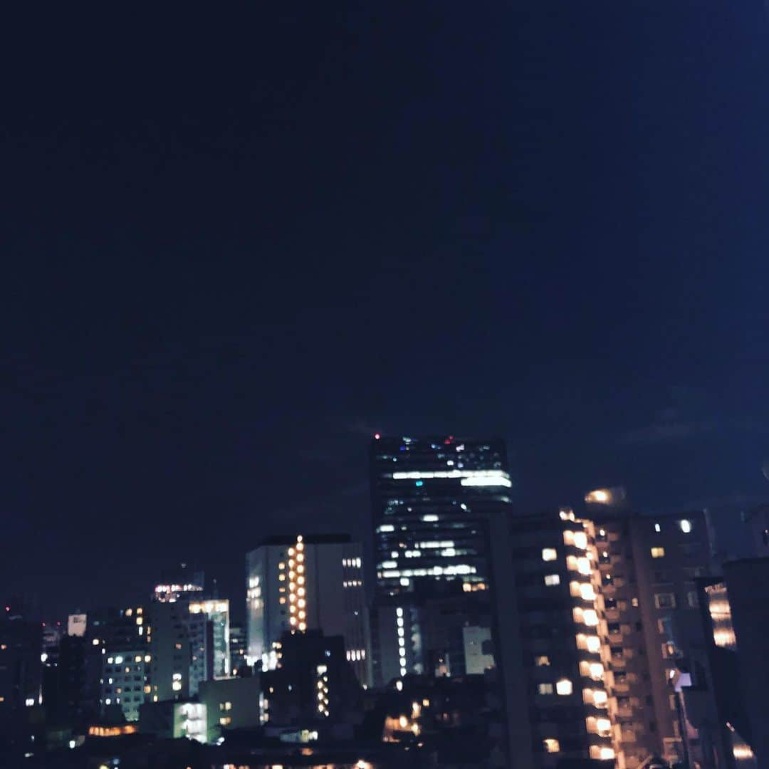 落合隼亮さんのインスタグラム写真 - (落合隼亮Instagram)「ベランダワイン🍷 Balcony in Shibuya #tokyo #quarantine #stayhome #staypositive #shibuya」5月13日 22時12分 - ottieshun
