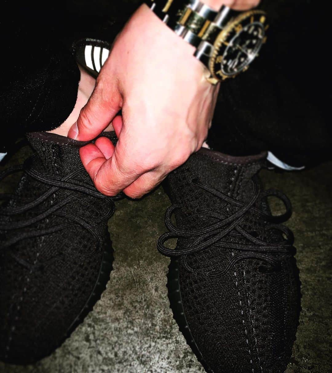 澤本幸秀のインスタグラム：「にゅー。 #yeezyboost」