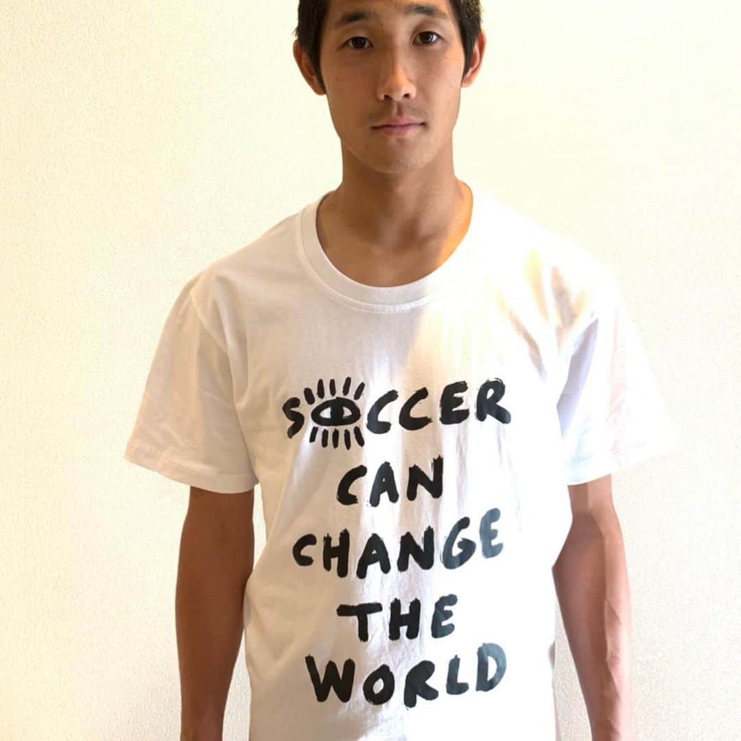 のインスタグラム：「PARK SSCさんのTシャツ！ 色んなデザインがあっていいね！なによりもコンセプトが凄くいいなって思いました🙂 たくさんの人に知ってもらいたいなって思ったんで是非チェックしてみてください👍 @park_ssc_japan #parksscjpn #soccer#can#change#the #world #サッカーは世界を変える」