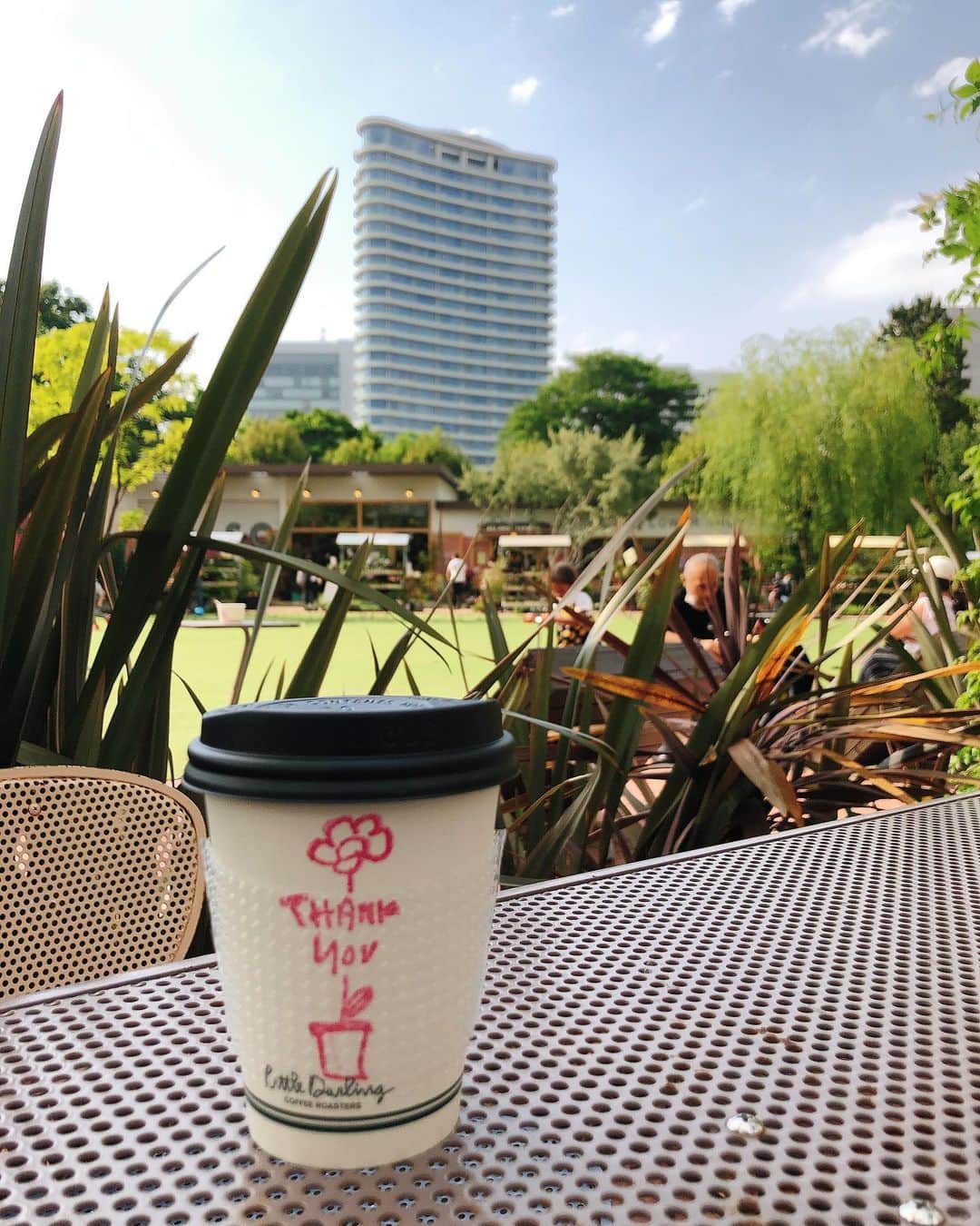 中村貞裕さんのインスタグラム写真 - (中村貞裕Instagram)「#littledarlingcoffeeroasters #リトルダーリンコーヒーロースターズ #リモートワーク中 #リラックス」5月13日 22時40分 - transit_nakamura