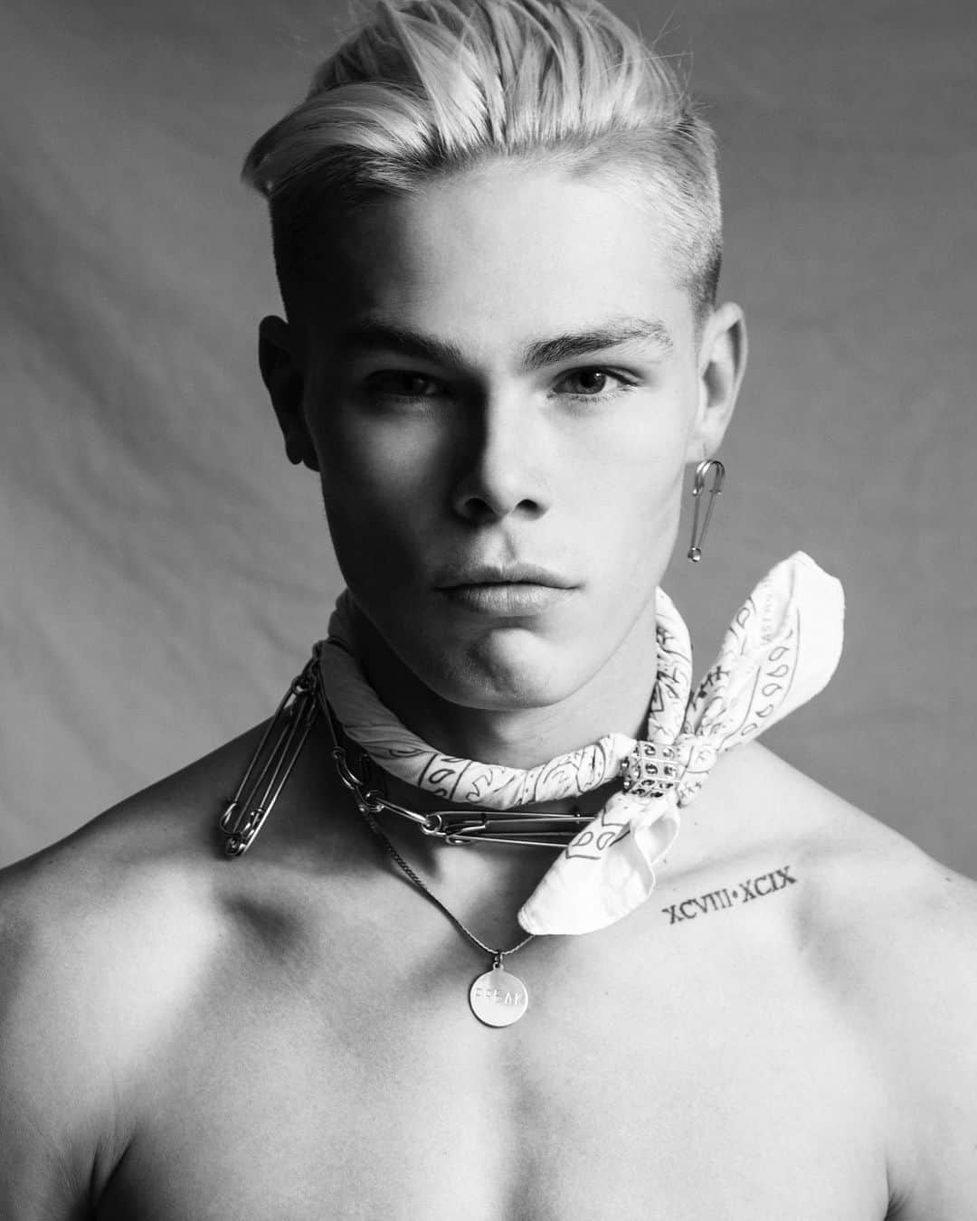 倉岡晋也のインスタグラム：「Portrait ✔︎ Shooting at @quincyscottstudio  styling by me」