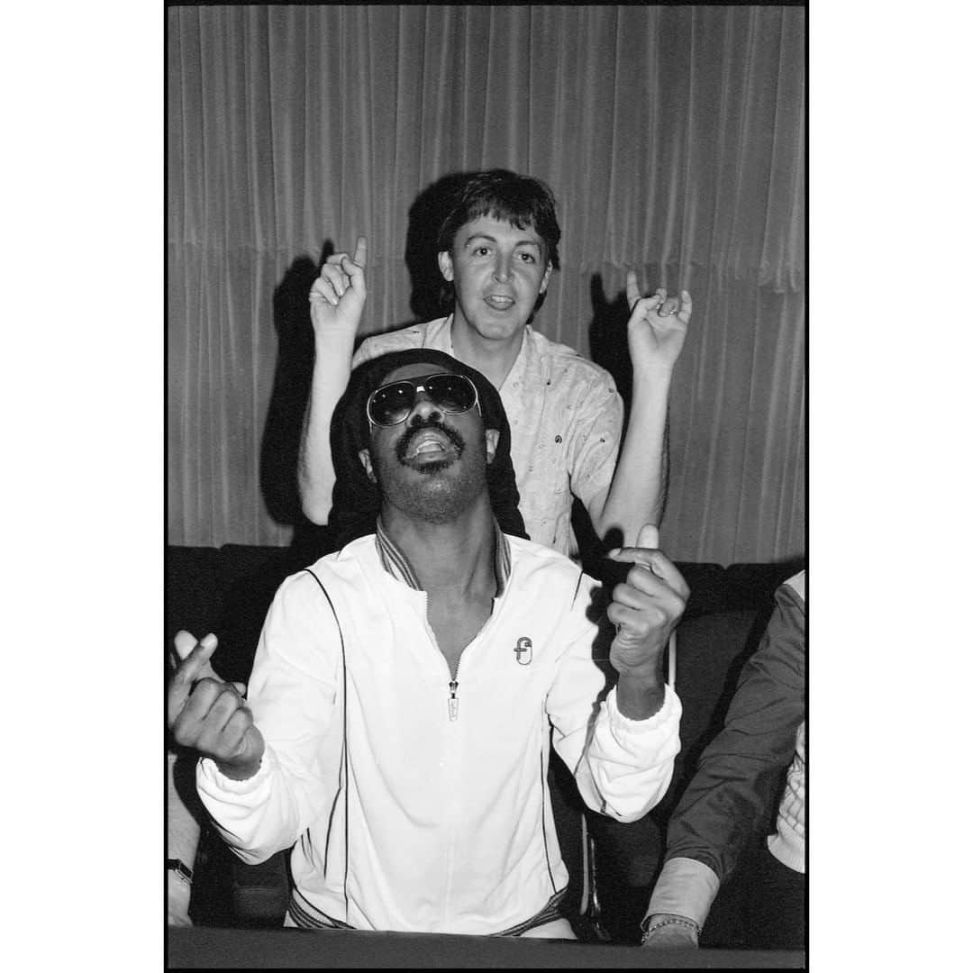 ポール・マッカートニーさんのインスタグラム写真 - (ポール・マッカートニーInstagram)「Happy 70th Birthday to Stevie Wonder, I love you brother - Paul 🎵 #StevieWonder #paulmccartney」5月13日 22時57分 - paulmccartney