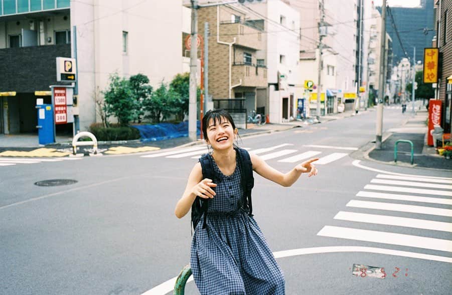 蒔田彩珠さんのインスタグラム写真 - (蒔田彩珠Instagram)「☺︎︎ 【HAIR MODE 6月号】  珍しく笑ってる写真が多くて、 嬉しいのです。☺️」5月13日 22時58分 - makita_aju