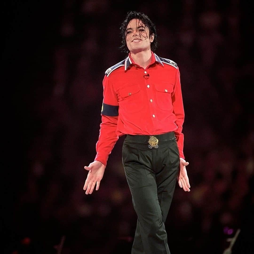 マイケル・ジャクソンさんのインスタグラム写真 - (マイケル・ジャクソンInstagram)「“When Michael Jackson sings, it is with the voice of angels. When his feet move, you can see God dancing.” – Sir Bob Geldof on Michael Jackson.」5月14日 1時15分 - michaeljackson