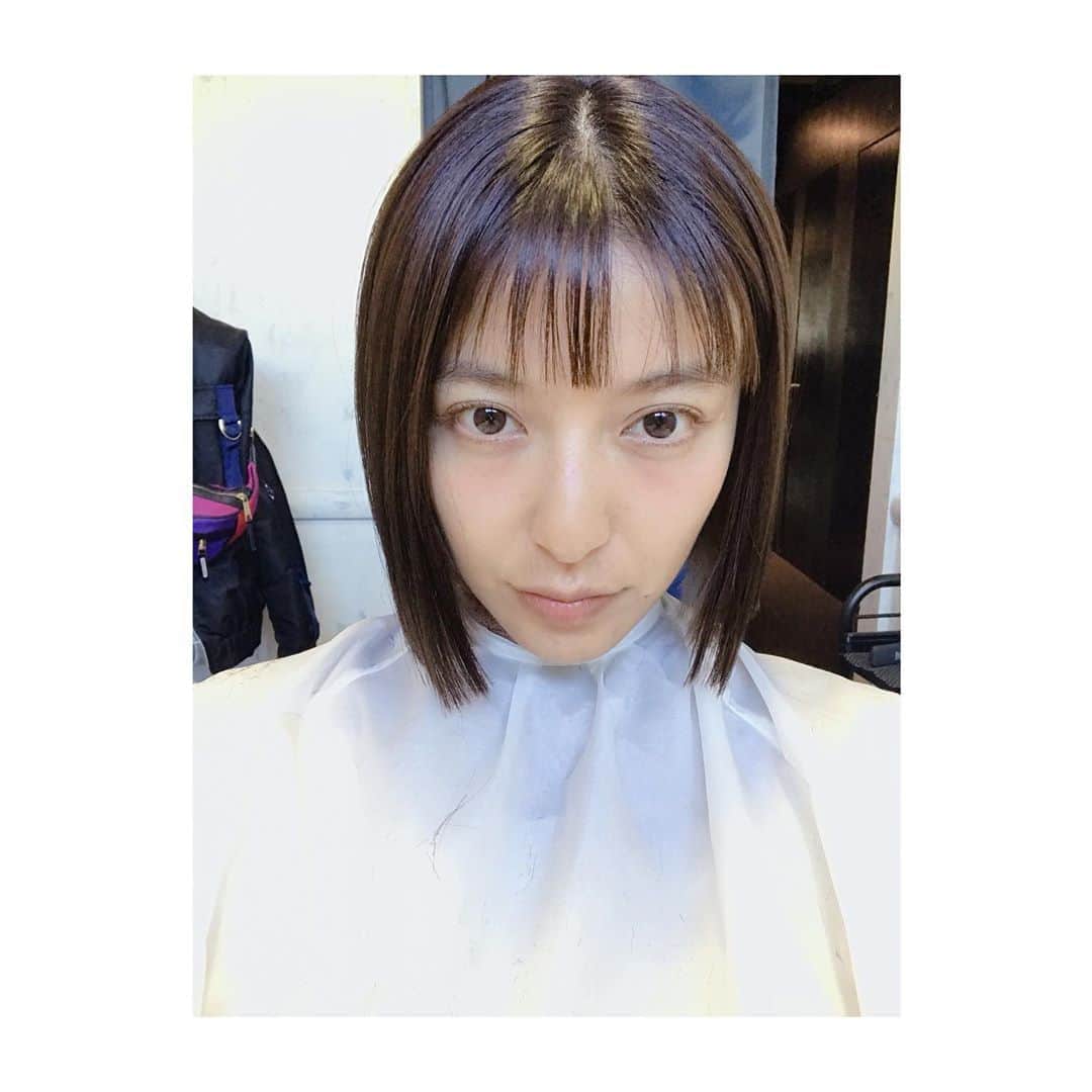 大石参月さんのインスタグラム写真 - (大石参月Instagram)「すんごい髪切りたいじゃん💇‍♀️ オン眉にしたいじゃん💇‍♀️ 東京行きたいじゃん💇‍♀️ #もう反動がすごそう #この際伸ばそうかと思ったけど #多分無理だ #大石参月」5月14日 1時17分 - ohishi_mitsuki