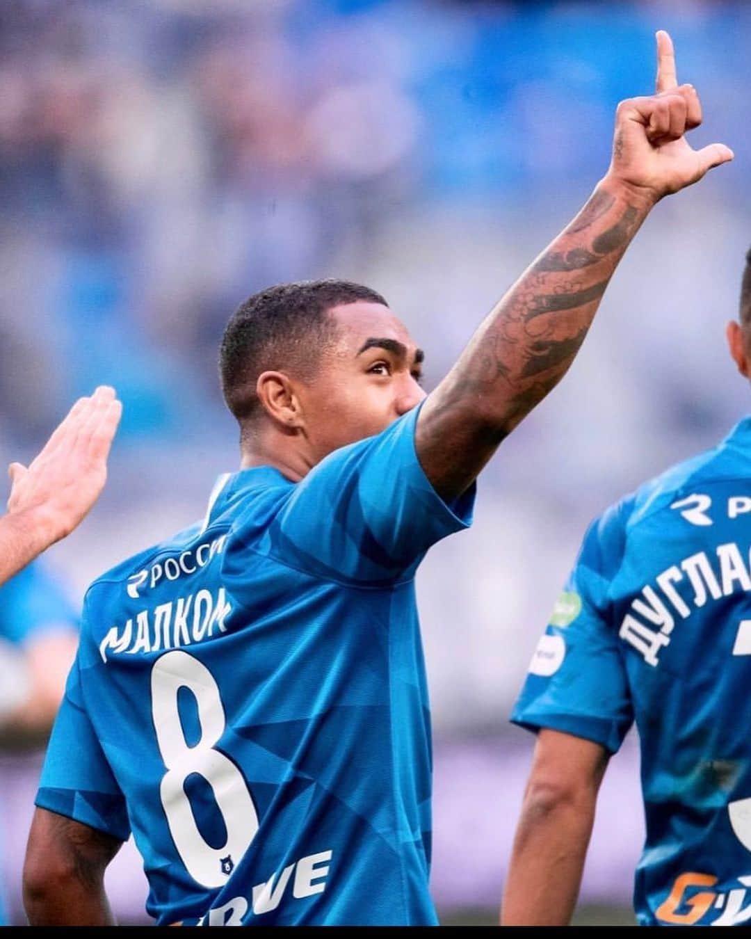 マウコム・フィリペ・シウヴァ・デ・オリヴェイラのインスタグラム：「Saudades de fazer oq mais amo ⚽️🙏🏾❤️ #juntosvenceremos #ficaemcasa」