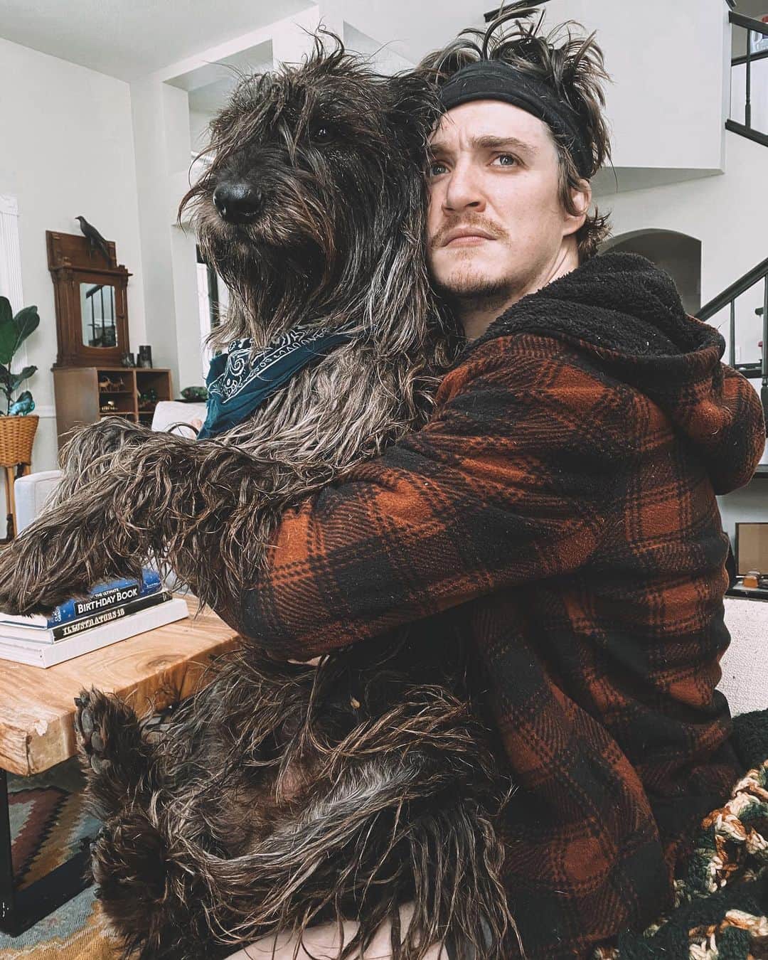 カイル・ガルナーのインスタグラム：「Same hair. We are like a scummy renaissance painting.」