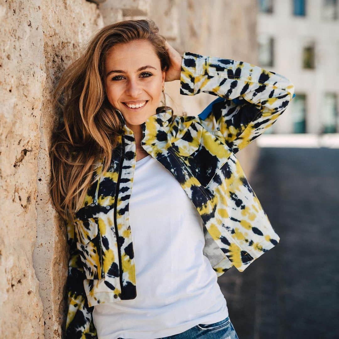 のインスタグラム：「My new YouTube video just went online 💥 Go check it out 💪🏽 It’s a FULL BODY workout for 14 mins 👏🏽 Did you already see my other workout videos? || 📸 x @lukas.mueller || #sophia #sophia99 #racegirl #changeagent #motorsport #racing #shooting #munich」