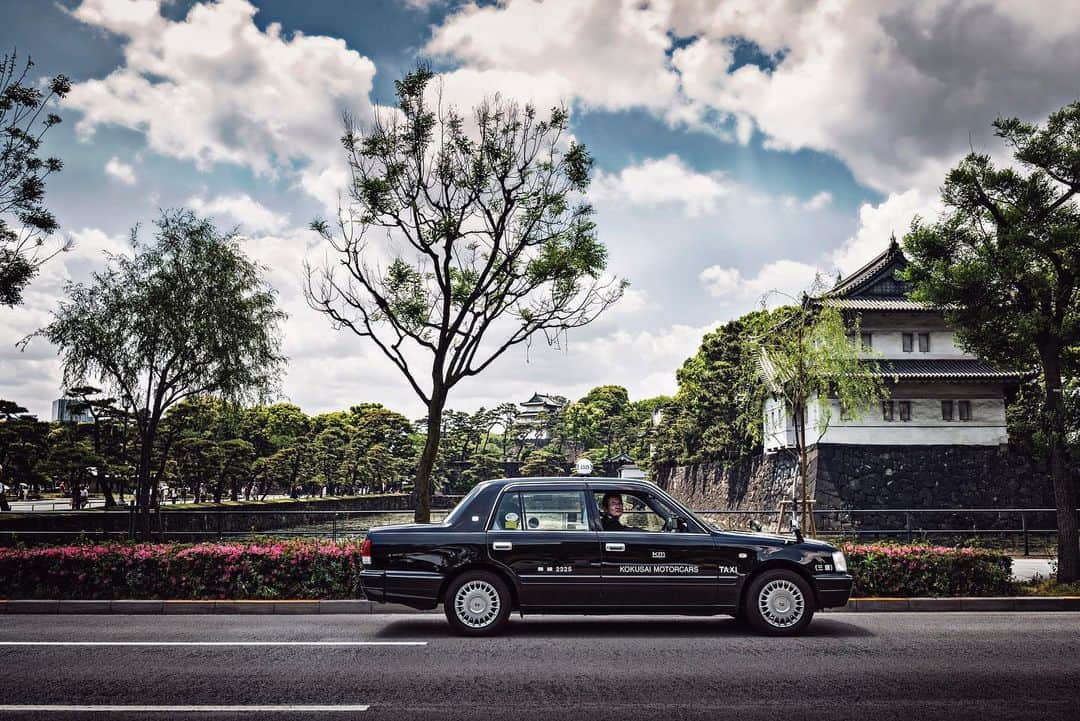 km観光タクシーさんのインスタグラム写真 - (km観光タクシーInstagram)「Photo @klaus.einwanger.photographer  Imperial Palace (2019)  #tokyodrive #tokyotrip #tokyotour #tokyosightseeing #tokyolife #tokyonow #tokyotravel #thingstodointokyo #mytokyois #thingstodoinjapan  #tokyotourism #観光タクシー #kmタクシー  #東京観光タクシー #kmtaxi #tokyotokyo #20cheersfortokyo #タクシー映え  #国際自動車 #tokyotaxiphotoproject」5月14日 12時43分 - tokyodrive.jp