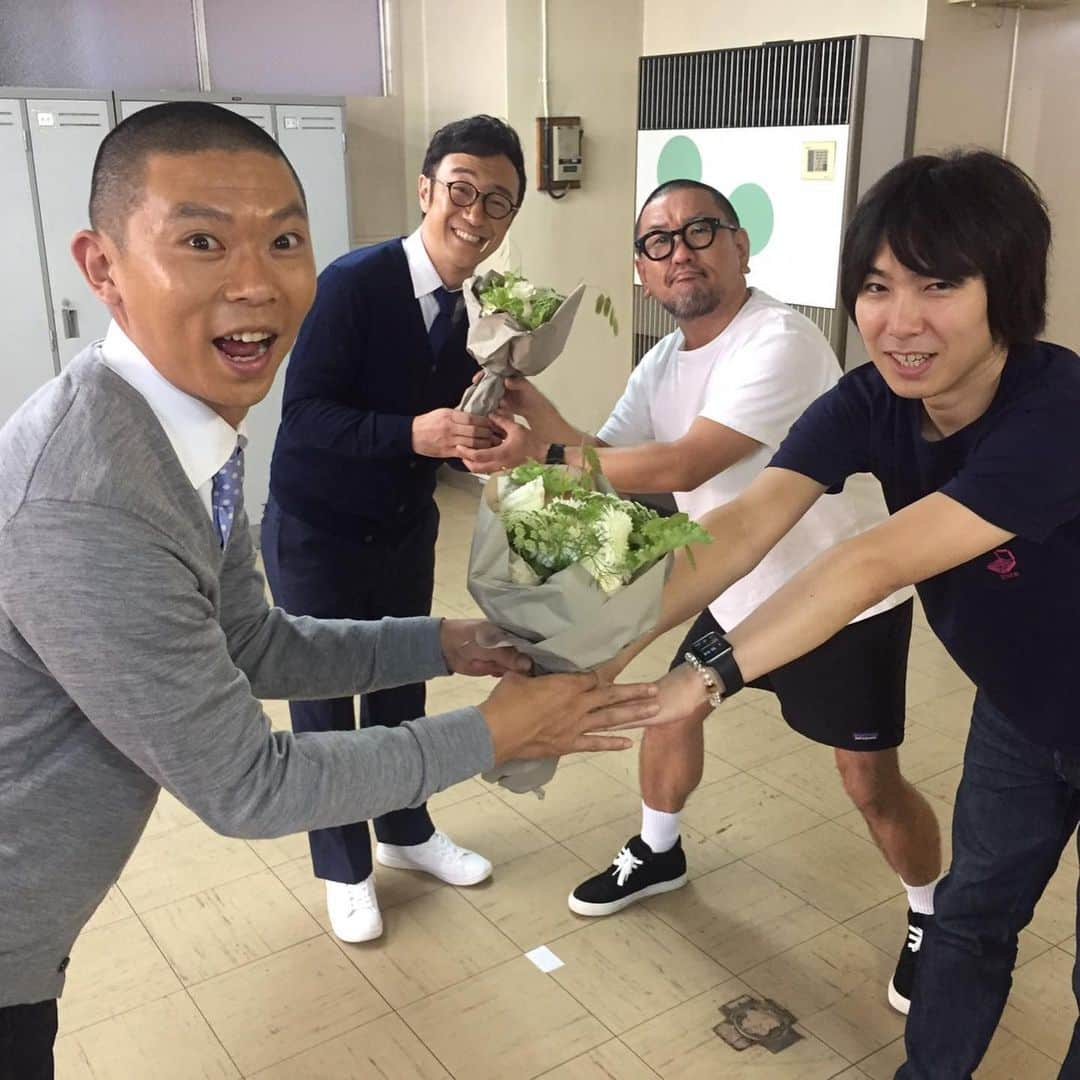 森谷勇太さんのインスタグラム写真 - (森谷勇太Instagram)「明日朝っ！！！再放送です♪ 5月15日(金)午前7:00〜7:15、NHK Eテレ(教育)『シャキーン！』の「生きている」というショートドラマに、東京03の角田晃広さんと出演させて頂いてます♪脚本は同郷の佐藤慎司氏。 コロナの影響で皆様大変でしょうが、「生きている」をみてホノボノしてくれたらイイなぁ〜皆様是非ご覧下さい！ https://www.nhk.jp/p/shakiin/ts/2QQKWV9GM9/  #NHK #Eテレ #教育 #シャキーン #生きている #東京03 #角田晃広 #佐藤慎司 #森谷勇太」5月14日 12時53分 - yutamoriya