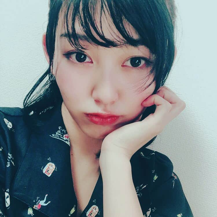 咲村良子さんのインスタグラム写真 - (咲村良子Instagram)「お久しぶり更新。 しっかりお化粧してお仕事いってきます。 #おしゃれさんと繋がりたい #ブラウンリップ #カラーメイク #カーキ #jouetie #久しぶりの投稿 #いいね返し #ふぉろーみー##グラドル自画撮り部 #CHEERZ #followｍe #likeforlikes #CLIPCLIP」5月14日 12時53分 - ri_yonn1020