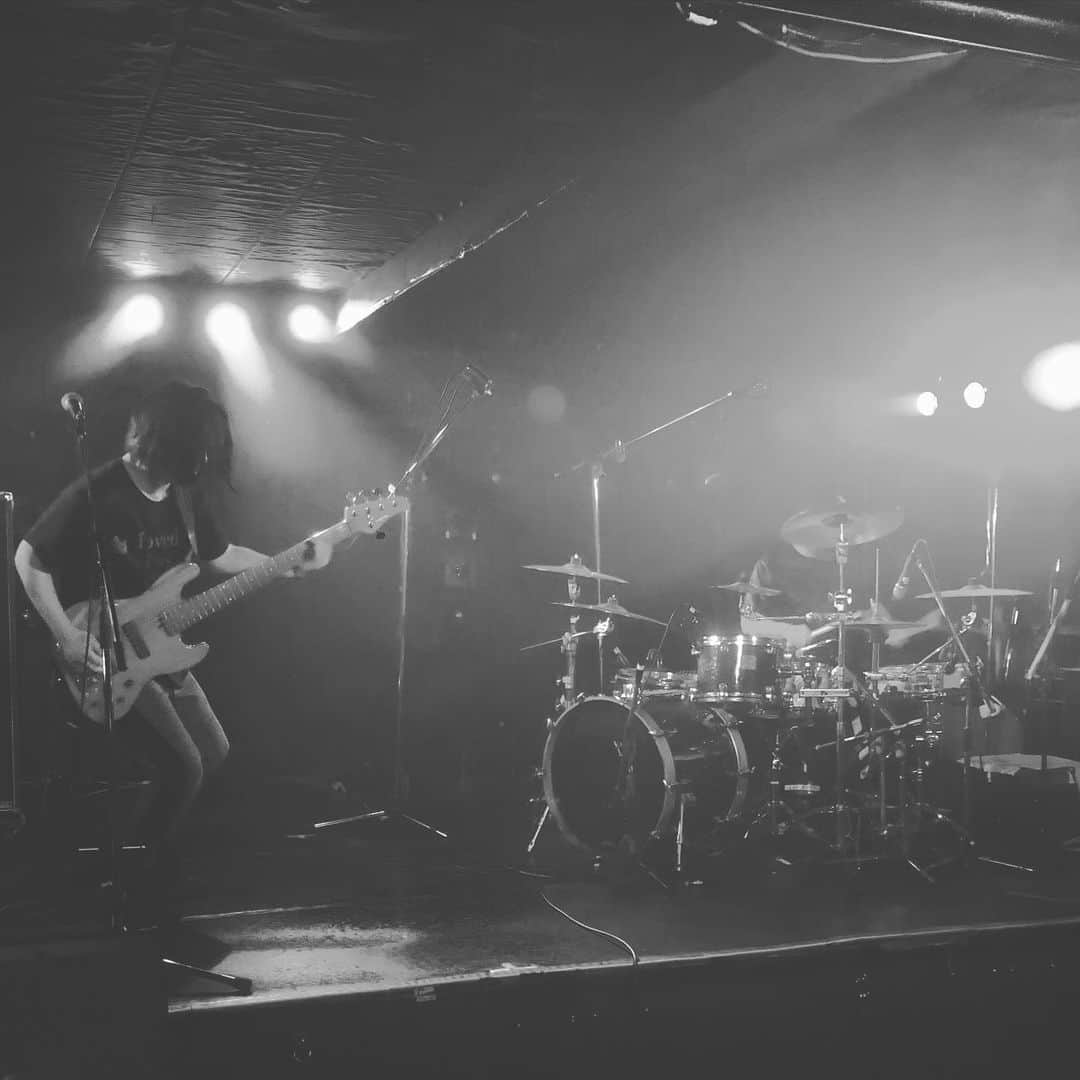 人時のインスタグラム：「昨日はHIDEHIROくんと2人で下北沢はCLUB251でライブ配信♫ 久しぶりに音圧を感じながら演奏出来ました。とても楽しくて嬉しい時間でした。251のスタッフ様、ありがとうございました^_^ これはこれでまたやれたらいいな♫」